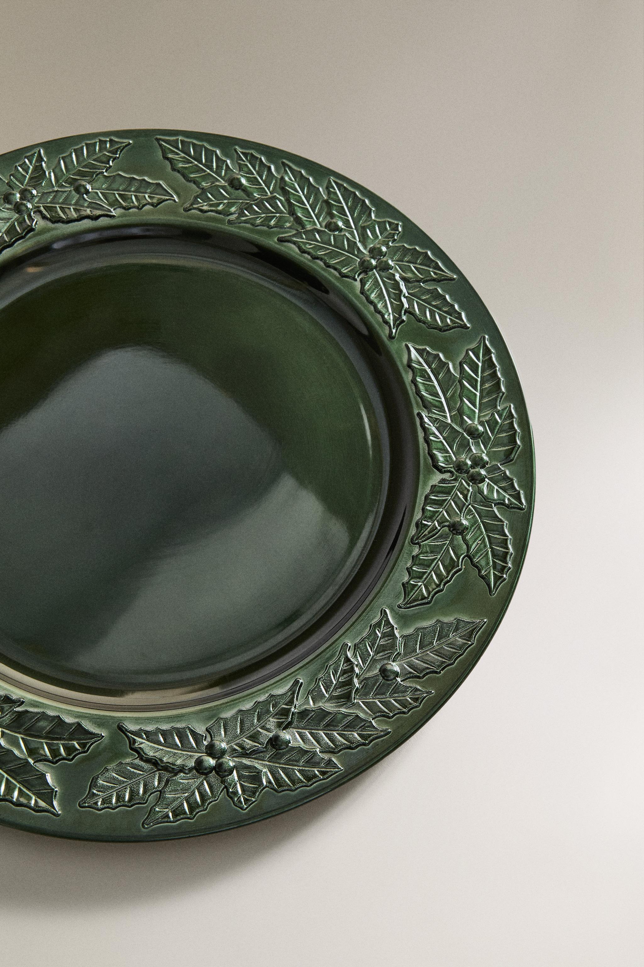 PLAIN CHRISTMAS LEAF CHARGER